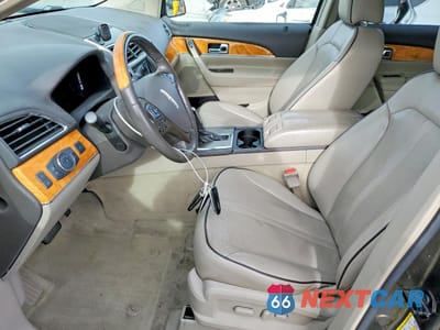 Zdjęcie 7 z 14 samochodu: 2011 LINCOLN TOWNHOUSE MKX VIN:2LMDJ8JK3BBJ29073 - miniatura