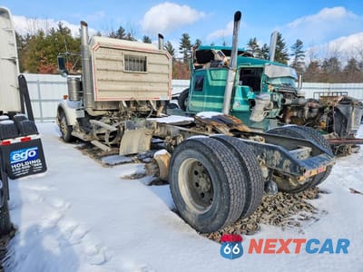 Trzecie zdjęcie samochodu z tyłu: 2016 KENWORTH W900 SEMI TRUCK VIN:1XKWDP0X9GJ102202 - miniatura