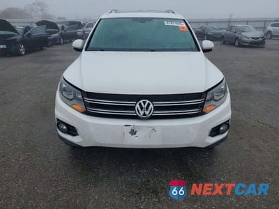 Piąte zdjęcie samochodu w środku: 2013 VOLKSWAGEN TIGUAN S VIN:WVGAV3AX4DW569600 - miniatura