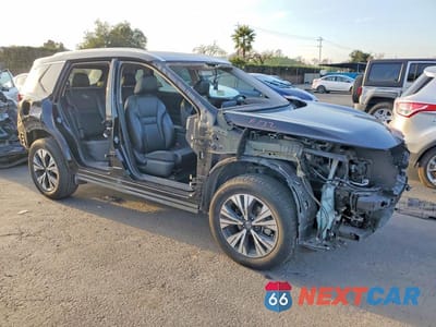 Czwarte zdjęcie samochodu z boku: 2021 NISSAN ROGUE SV VIN:5N1AT3BA5MC795758 - miniatura