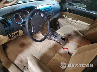 Zdjęcie 8 z 12 samochodu: 2011 TOYOTA TACOMA DOUBLE CAB VIN:3TMLU4ENXBM064608 - miniatura