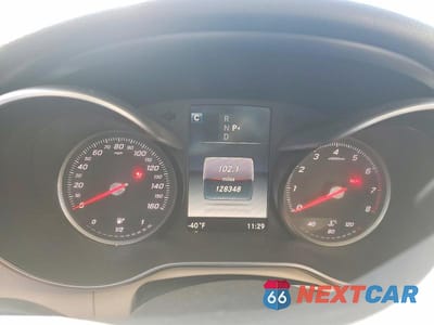 Zdjęcie 9 z 11 samochodu: 2016 MERCEDES-BENZ C 300 4MATIC VIN:55SWF4KB2GU117006 - miniatura