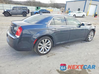 Trzecie zdjęcie samochodu z tyłu: 2018 CHRYSLER 300 LIMITED VIN:2C3CCAEG1JH153990 - miniatura