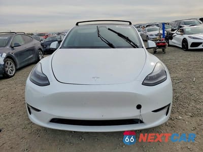 Piąte zdjęcie samochodu w środku: 2023 TESLA MODEL Y VIN:7SAYGAEE1PF881184 - miniatura