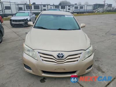 Piąte zdjęcie samochodu w środku: 2011 TOYOTA CAMRY BASE VIN:4T4BF3EK2BR094544 - miniatura