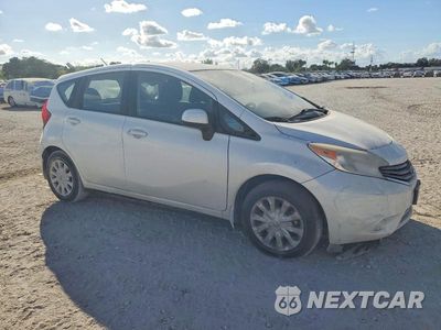 Czwarte zdjęcie samochodu z boku: 2014 NISSAN VERSA NOTE S VIN:3N1CE2CP8EL404793 - miniatura