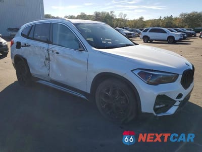 Czwarte zdjęcie samochodu z boku: 2020 BMW X1 SDRIVE28I VIN:WBXJG7C09L5P61995 - miniatura