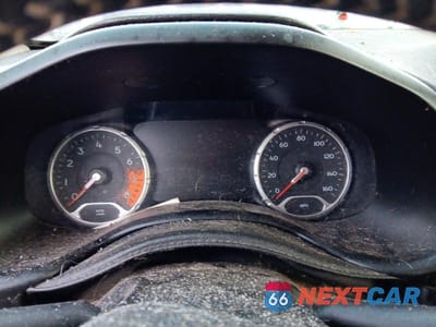 Zdjęcie 9 z 11 samochodu: 2016 JEEP RENEGADE LIMITED VIN:ZACCJBDT8GPD07642 - miniatura