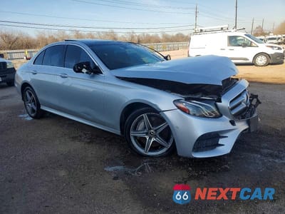 Czwarte zdjęcie samochodu z boku: 2019 MERCEDES-BENZ E 300 VIN:WDDZF4JB4KA514577 - miniatura