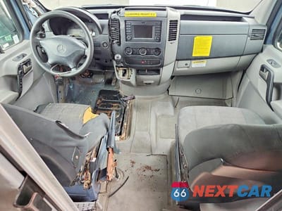 Zdjęcie 8 z 13 samochodu: 2018 MERCEDES-BENZ SPRINTER 2500 VIN:WD3PE7CD6JP635573 - miniatura