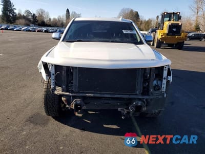 Piąte zdjęcie samochodu w środku: 2016 CHEVROLET SUBURBAN K1500 LTZ VIN:1GNSKJKC0GR240517 - miniatura