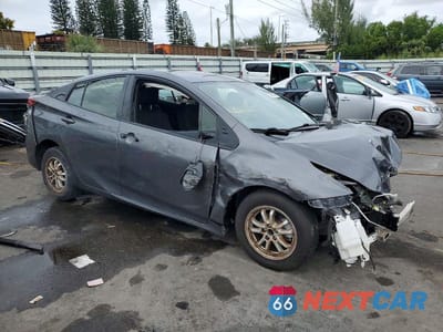 Czwarte zdjęcie samochodu z boku: 2019 TOYOTA PRIUS LE VIN:JTDKARFU3K3085860 - miniatura
