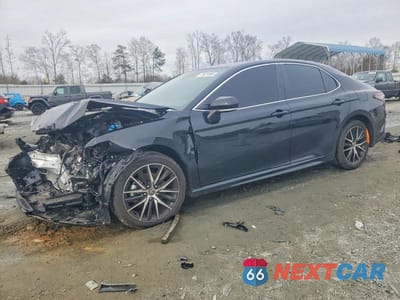 2024 TOYOTA CAMRY SE 4T1G11AK3RU886785 - główne zdjęcie licytacji z USA - miniatura