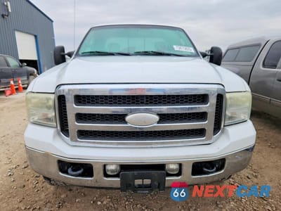 Piąte zdjęcie samochodu w środku: 2005 FORD F350 SRW SUPER DUTY VIN:1FTWX31YX5EA90229 - miniatura