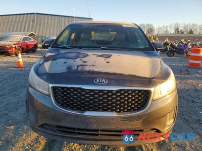 Piąte zdjęcie samochodu w środku: 2017 KIA SEDONA LX VIN:KNDMB5C16H6248758 - miniatura