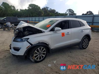 2019 LINCOLN MKC RESERVE 5LMCJ3C9XKUL02034 - główne zdjęcie licytacji z USA - miniatura