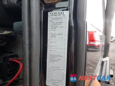 Zdjęcie 10 z 10 samochodu: 2006 VOLVO VNL SEMI TRUCK VIN:4V4NC9GH66N442911 - miniatura