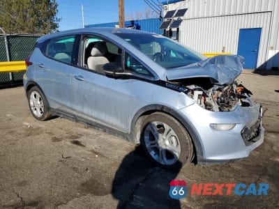 Czwarte zdjęcie samochodu z boku: 2017 CHEVROLET BOLT EV LT VIN:1G1FW6S04H4170884 - miniatura