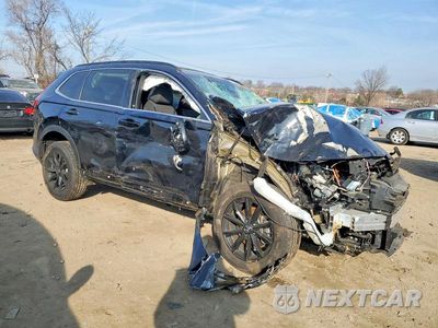 Czwarte zdjęcie samochodu z boku: 2024 HONDA CR-V SPORT VIN:5J6RS6H59RL004106 - miniatura