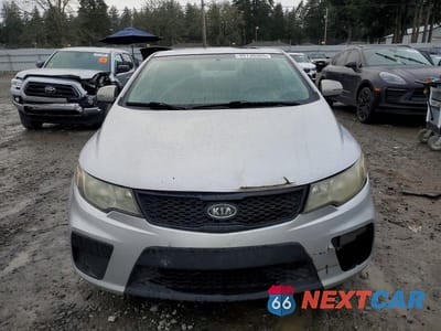 Piąte zdjęcie samochodu w środku: 2012 KIA FORTE EX VIN:KNAFU6A26C5603864 - miniatura