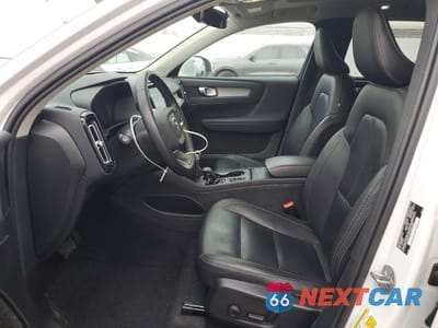 Zdjęcie 7 z 14 samochodu: 2025 VOLVO XC40 CORE VIN:YV4L12UJ5S2477083 - miniatura
