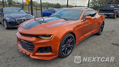 Drugie zdjęcie samochodu z przodu: 2023 CHEVROLET CAMARO LT1 VIN:1G1FE1R7XP0143705 - miniatura