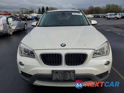 Piąte zdjęcie samochodu w środku: 2014 BMW X1 XDRIVE28I VIN:WBAVL1C54EVR92757 - miniatura