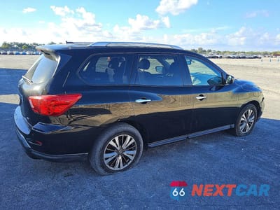 Trzecie zdjęcie samochodu z tyłu: 2018 NISSAN PATHFINDER S VIN:5N1DR2MN6JC616077 - miniatura