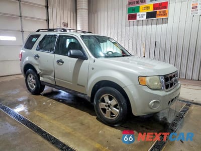 Czwarte zdjęcie samochodu z boku: 2008 FORD ESCAPE XLT VIN:1FMCU93108KD32591 - miniatura