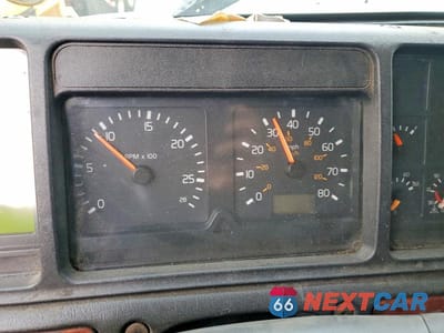 Zdjęcie 8 z 10 samochodu: 1999 VOLVO VN SEMI TRUCK VIN:4VG7DEJH6XN766257 - miniatura