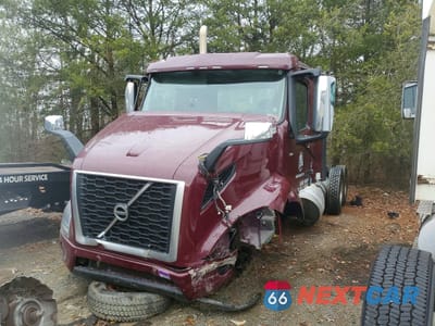 Drugie zdjęcie samochodu z przodu: 2025 VOLVO VNR - SEMI TRUCK VIN:4V4WC9EH0SN684529 - miniatura