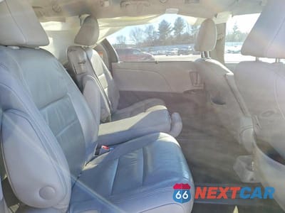Zdjęcie 11 z 13 samochodu: 2017 TOYOTA SIENNA VIN:5TDYZ3DC8HS878461 - miniatura