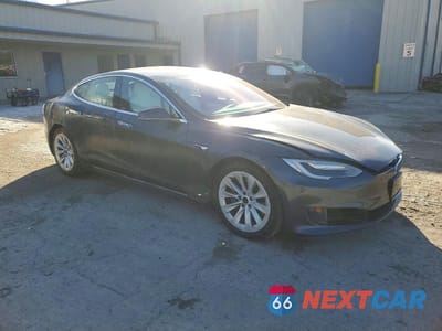 Czwarte zdjęcie samochodu z boku: 2017 TESLA MODEL S VIN:5YJSA1E20HF207460 - miniatura