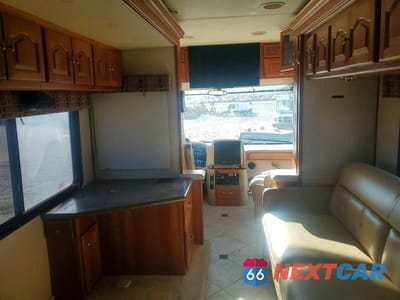 Piąte zdjęcie samochodu w środku: 2007 FREIGHTLINER CHASSIS X LINE MOTOR HOME VIN:4UZACHCY57CY07842 - miniatura