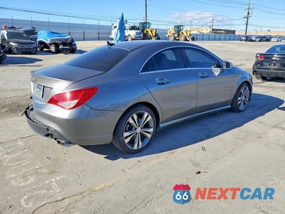 Trzecie zdjęcie samochodu z tyłu: 2016 MERCEDES BENZ CLA VIN:WDDSJ4EB2GN326859 - miniatura