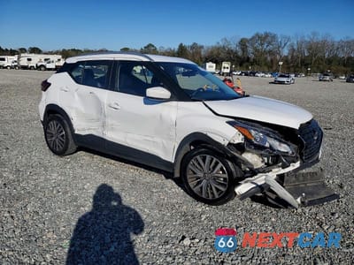 Czwarte zdjęcie samochodu z boku: 2023 NISSAN KICKS SV VIN:3N1CP5CV8PL559454 - miniatura