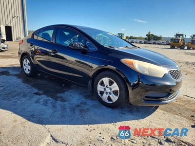 Czwarte zdjęcie samochodu z boku: 2016 KIA FORTE LX VIN:KNAFK4A63G5487039 - miniatura
