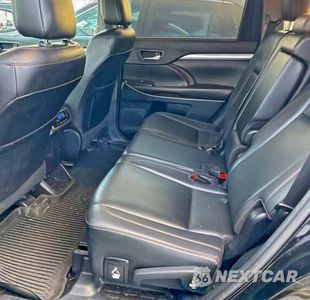 Zdjęcie 6 z 10 samochodu: 2019 TOYOTA HIGHLANDER XLE VIN:5TDJZRFH7KS599622 - miniatura