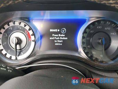 Zdjęcie 9 z 11 samochodu: 2023 CHRYSLER 300 S VIN:2C3CCABT2PH556256 - miniatura