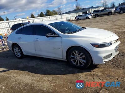 Czwarte zdjęcie samochodu z boku: 2018 CHEVROLET MALIBU LT VIN:1G1ZD5ST9JF137025 - miniatura