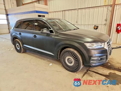 Czwarte zdjęcie samochodu z boku: 2017 AUDI Q7 PREMIUM PLUS VIN:WA1LAAF72HD040325 - miniatura