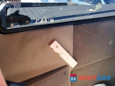 Zdjęcie 10 z 13 samochodu: 2000 MAZDA B2500 VIN:4F4YR12C9YTM29208 - miniatura