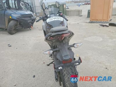 Czwarte zdjęcie samochodu z boku: 2025 KAWASAKI EX500 VIN:ML5EXGG15SDA63113 - miniatura