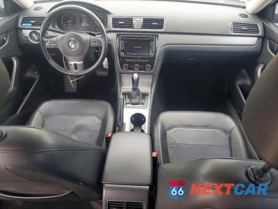 Zdjęcie 8 z 13 samochodu: 2014 VOLKSWAGEN PASSAT SE VIN:1VWBP7A38EC015337 - miniatura