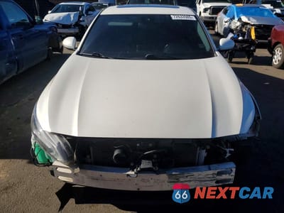 Piąte zdjęcie samochodu w środku: 2019 NISSAN ALTIMA SV VIN:1N4BL4DV2KC156528 - miniatura