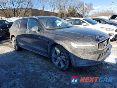 Czwarte zdjęcie samochodu z boku: 2023 VOLVO V60 CROSS COUNTRY PLUS VIN:YV4L12WZ8P2111760 - miniatura