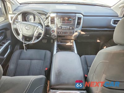 Zdjęcie 8 z 12 samochodu: 2019 NISSAN TITAN SV VIN:1N6AA1E51KN509402 - miniatura