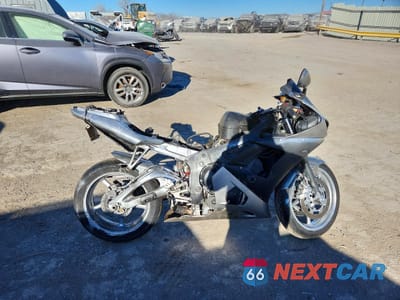 2003 YAMAHA YZFR6 L JYARJ06E03A006219 - główne zdjęcie licytacji z USA - miniatura