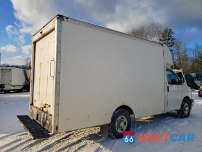 Trzecie zdjęcie samochodu z tyłu: 2019 CHEVROLET EXPRESS DELIVERY VAN VIN:1GB0GRFG7K1206258 - miniatura