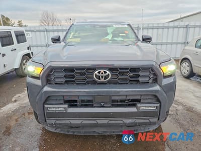 Piąte zdjęcie samochodu w środku: 2025 TOYOTA 4RUNNER SR5 VIN:JTEVA5BR6S5026079 - miniatura